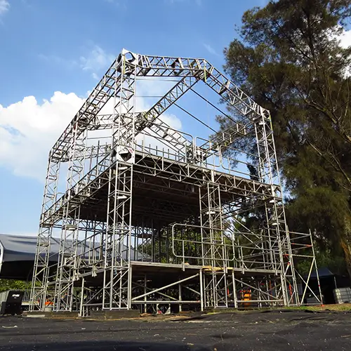 DISEÑOS EN TRUSSES