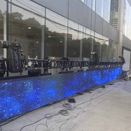 TRABAJOS DE MONTAJE Y NIVELACIÓN DE ESTRUCTURA PARA PANTALLA DE 41.27 METROS