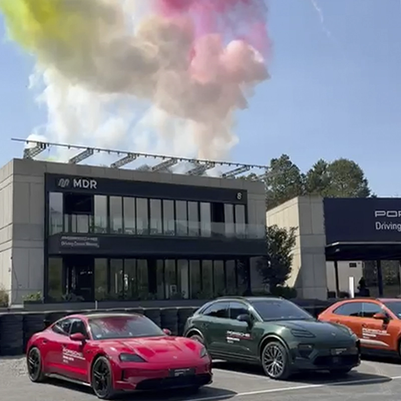 REVELACIÓN DE EDIFICIO DE PORSCHE DESDE CANTILIVER CON CAÍDA DE TELÓN DE 19.81METROS EN SISTEMA KABUKI, PARA LA PRESENTACIÓN DEL NUEVO EDIFICIO DE PORSCHE EN TOLUCA