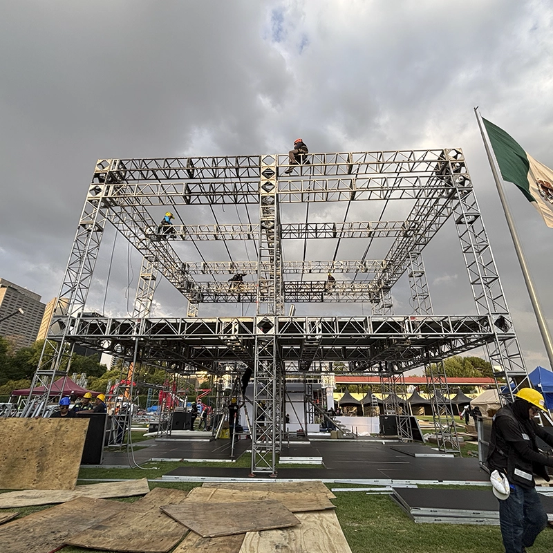 HOSPITALITY DISEÑADO CON TRUSSES MD DE 2 NIVELES DE 11.80 X 12.82 MTS