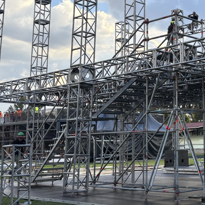 HOSPITALITY DISEÑADO CON TRUSSES MD DE 2 NIVELES DE 11.80 X 12.82 MTS