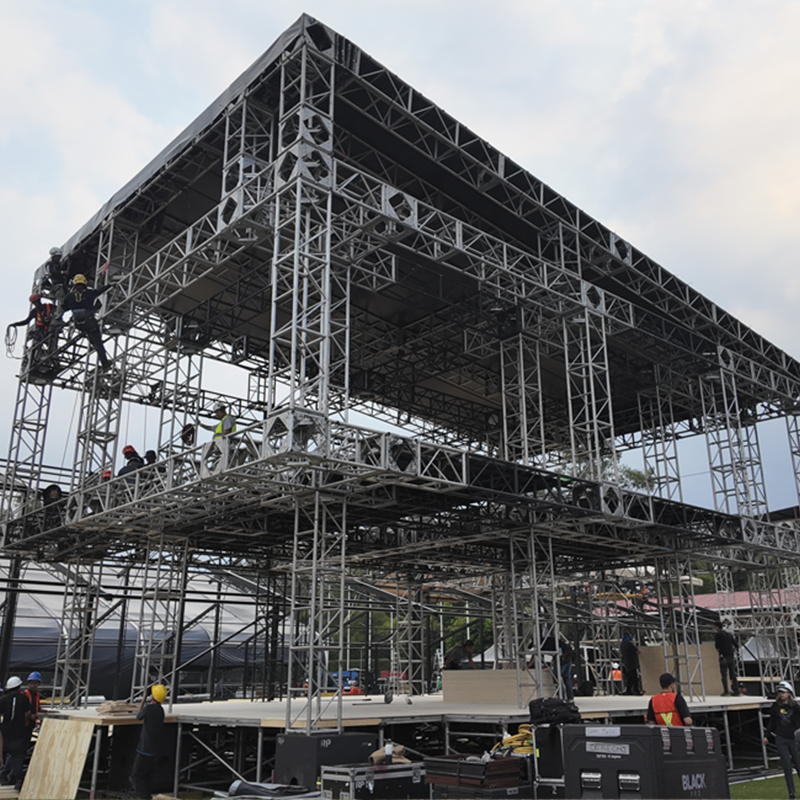 HOSPITALITY DISEÑADO CON TRUSSES MD DE 2 NIVELES DE 11.80 X 12.82 MTS