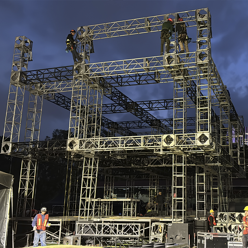 HOSPITALITY DISEÑADO CON TRUSSES MD DE 2 NIVELES DE 11.80 X 12.82 MTS