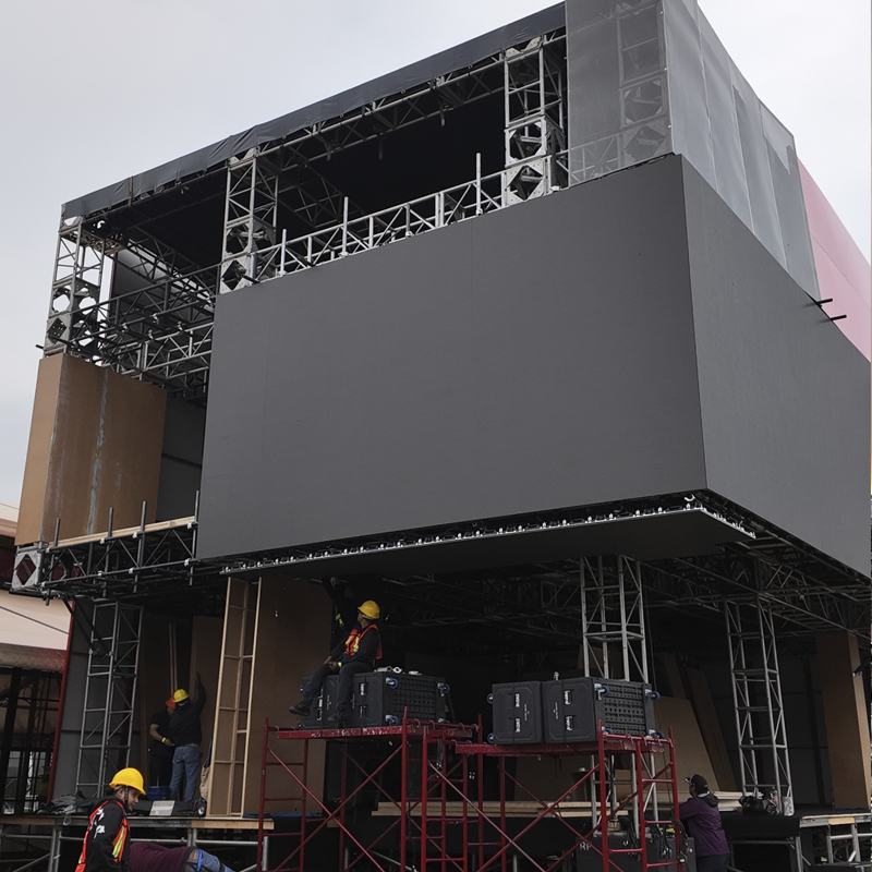 HOSPITALITY DISEÑADO CON TRUSSES MD DE 2 NIVELES DE 11.80 X 12.82 MTS