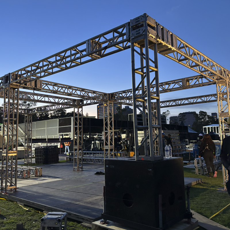 HOSPITALITY DISEÑADO CON TRUSSES MD DE 2 NIVELES HS-N2-10.67*10.36MTS