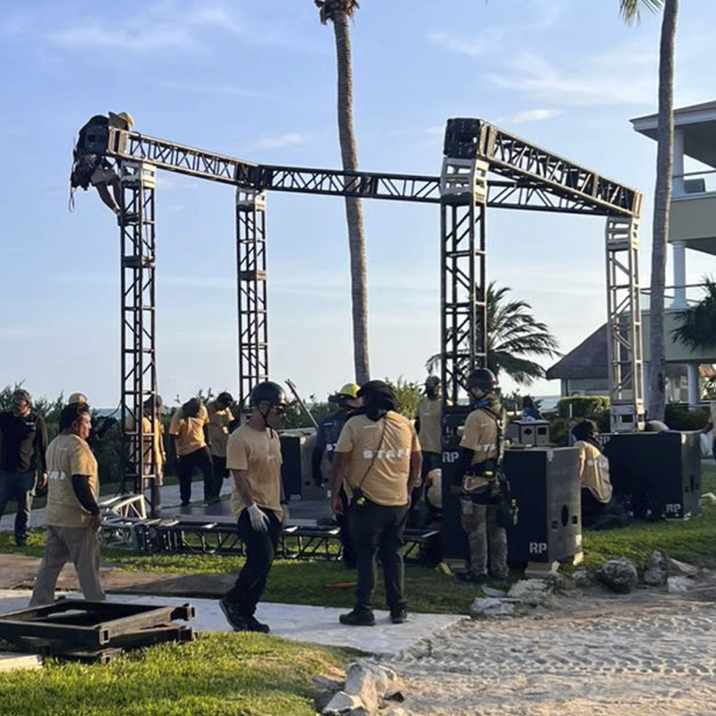 HOSPITALITY DIAMANTE DISEÑADO CON TRUSSES MK CON CANTILIVER