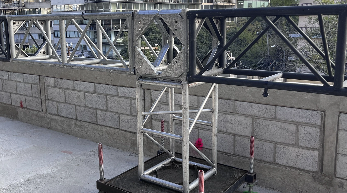 SOPORTE EN TECHO CON TRUSSES MD Y MK PARA PANTALLA DE 41.27 METROS