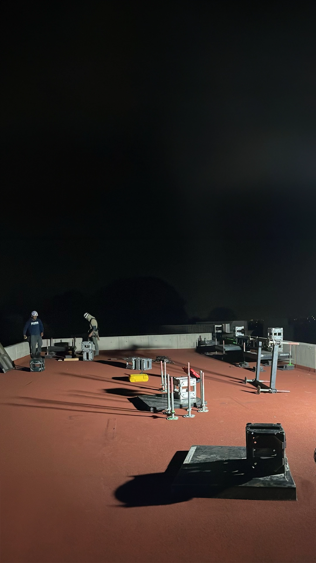 INSTALACIÓN DE ESTRUCTURA METÁLICA Y CONTRAPESOS PARA CAÍDA DE TELÓN DE 19.81 METROS