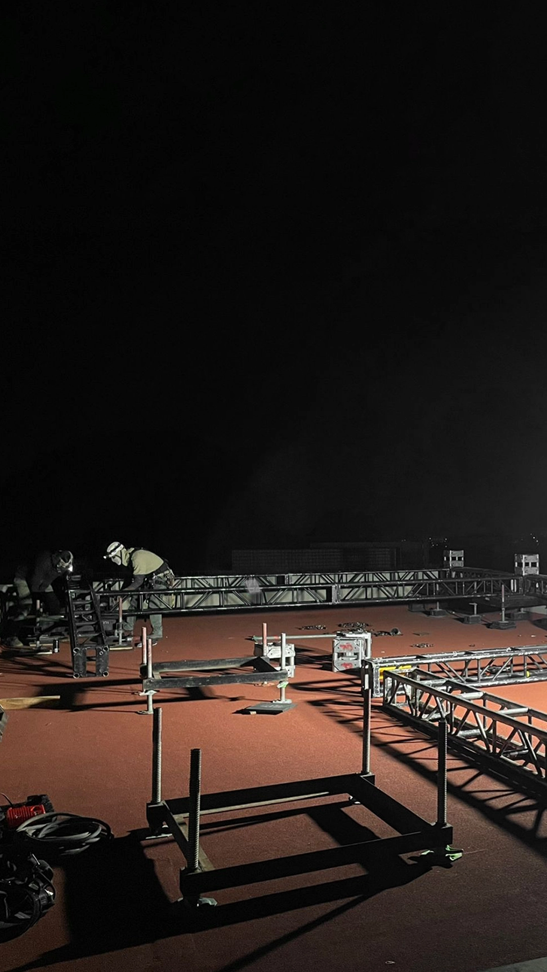 VISTA DEL MONTAJE ESTRUCTURAL PARA CAÍDA CONTROLADA DE TELÓN EN SISTEMA KABUKI