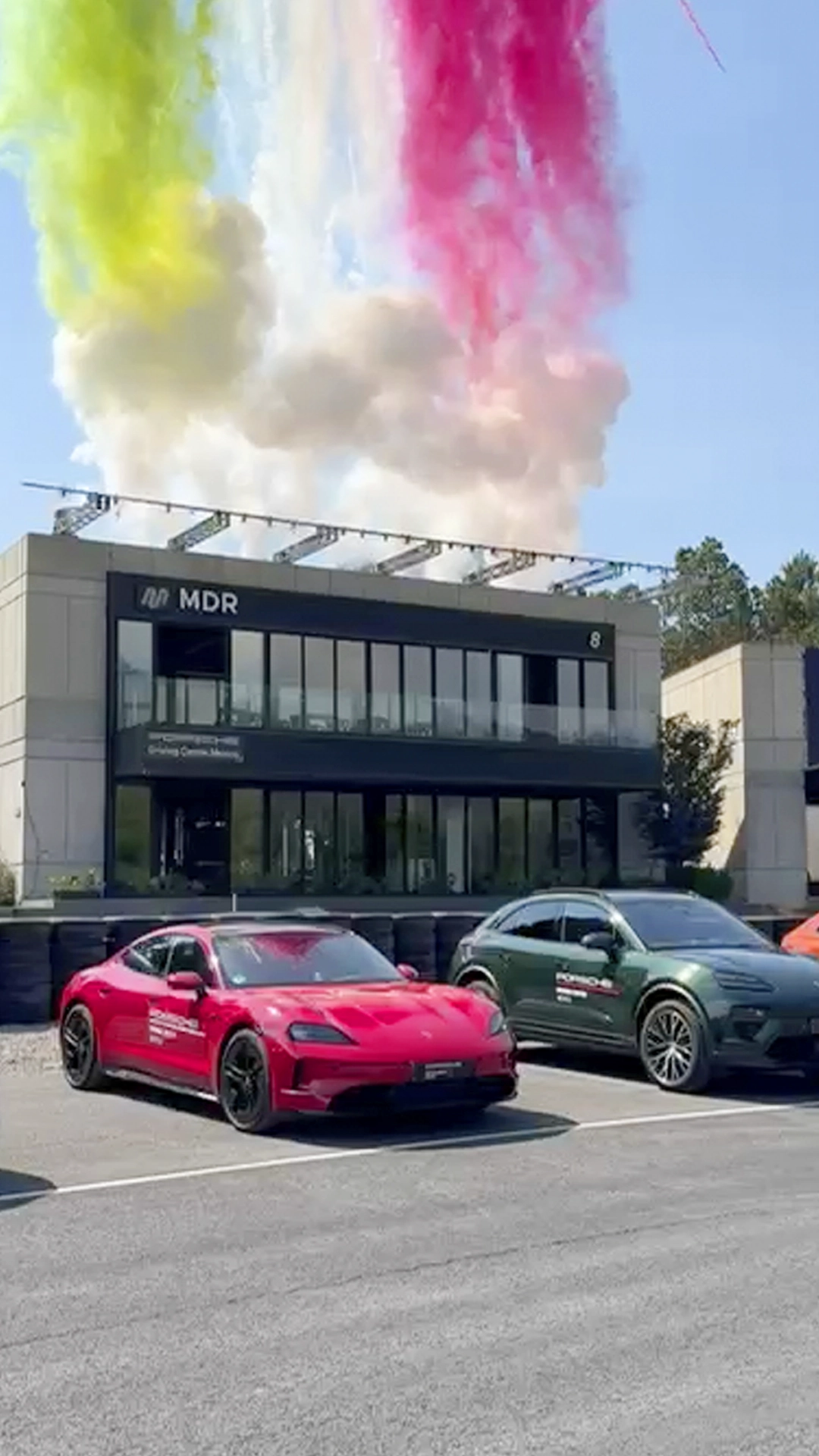 ENSAMBLE TÉCNICO DE ESTRUCTURA Y CONTRAPESOS PARA DEVELACIÓN DEL NUEVO EDIFICIO PORSCHE