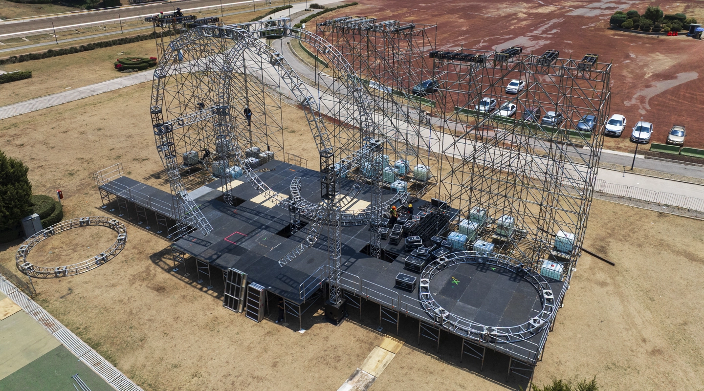 escenario de aluminio montado en Infield del Hipódromo de las Ámericas 2025 riggingplot mexico
