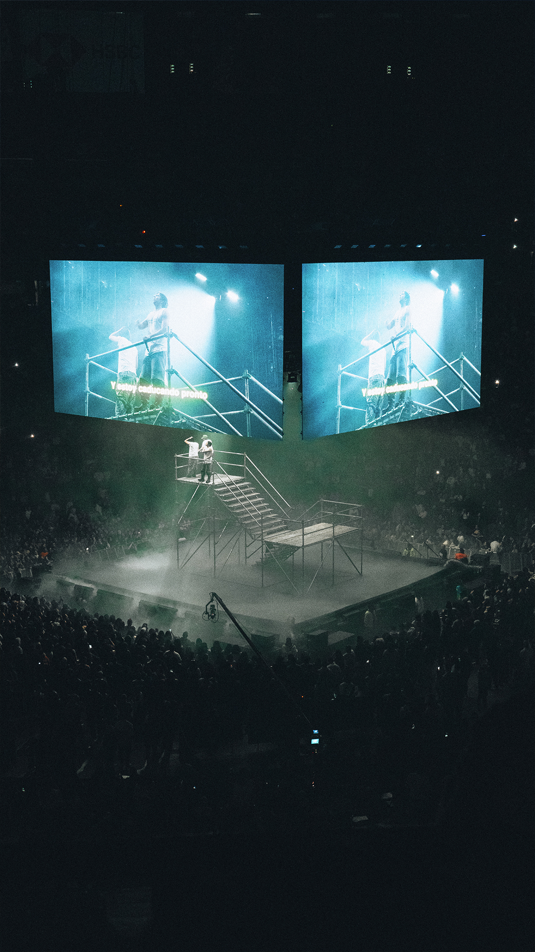 escenario de escalera layher LATIN MAFIA 2023 arena CDMX